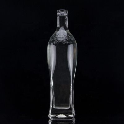750 ml Super Flint Redondo hombro Cuadrado Basado en Ron Vodka Liquor Botella de vidrio con corcho