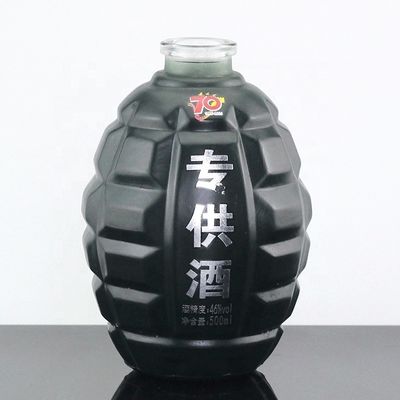 Botella de vidrio en forma de bomba de 500 ml para embalaje de licor personalizado