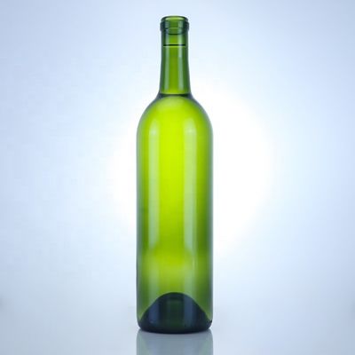 Botella de vidrio verde antiguo de 700 ml para bebidas alcohólicas Rum Gin Aceite y cerveza Material base vidrio