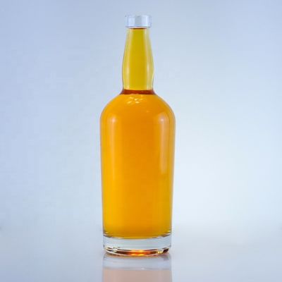 Botella de vidrio Valiant de 750 ml para cerveza hecha de vidrio transparente