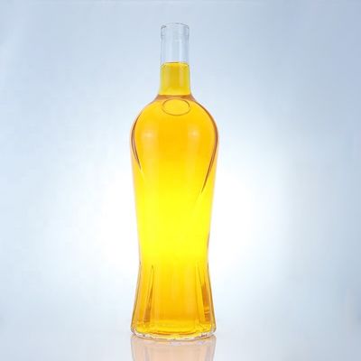 Exquisito diseño Botella de licor de vodka de 750 ml con material de cuello de vidrio de corcho
