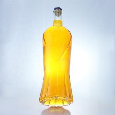Exquisito diseño Botella de licor de vodka de 750 ml con material de cuello de vidrio de corcho
