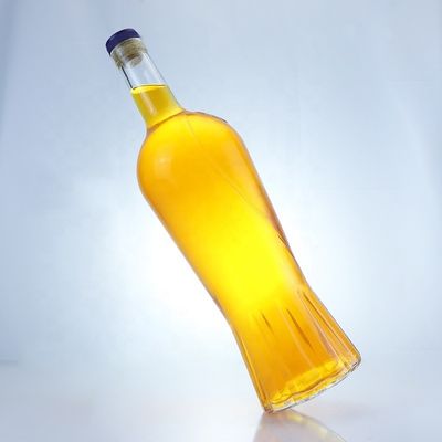 Exquisito diseño Botella de licor de vodka de 750 ml con material de cuello de vidrio de corcho