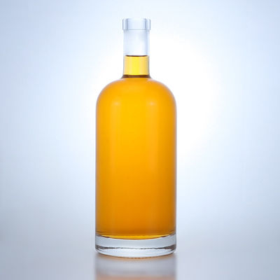 Botella de vidrio de licor transparente de 500 ml y 700 ml para Whisky Rum Gin Brandy