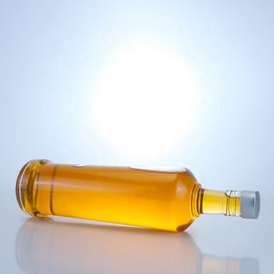 Botella de vidrio de whisky de diseño personalizado de 750 ml con material y color claro o personalizado
