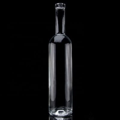 Exquisito diseño Vodka Liquor Botella de vidrio 750ml Botella de vidrio transparente con tapa de tornillo