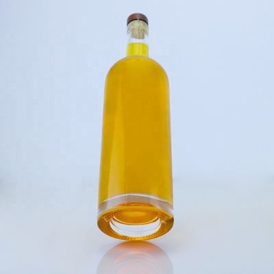 Botella de vidrio clara o personalizada Única 700 ml 750 ml para Whiskey Tequila Brandy Rum Gin