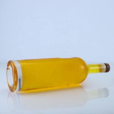 Botella de vidrio clara o personalizada Única 700 ml 750 ml para Whiskey Tequila Brandy Rum Gin