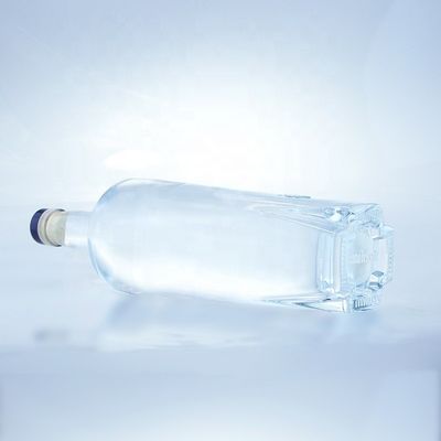 Collar de vidrio Botella de vidrio para bebidas alcohólicas 750 ml con tapón de corcho