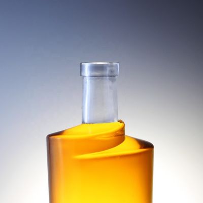 Acid Etch Surface Handling Cork Cap Twist en forma de fondo grueso Vodka 750 ml Botella de vidrio