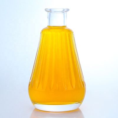 Productos de vidrio Botella de forma única 750 ml 700 ml para vodka whisky tequila brandy