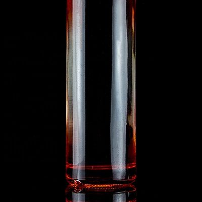 Color rojo de revestimiento Botella de vidrio de tequila de 750 ml con diseño único y corcho