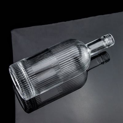 500 ml 700 ml de tapa de tornillo Super Flint vidrio Botella de whisky vacío para el diseño clásico redondo