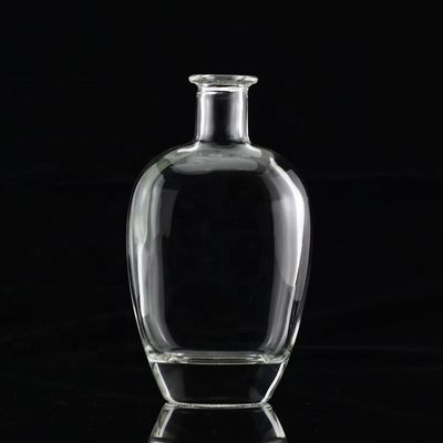 Acido de la superficie del grabado Manipulación de botellas de tequila de vidrio con cuello redondo y piedra vacía