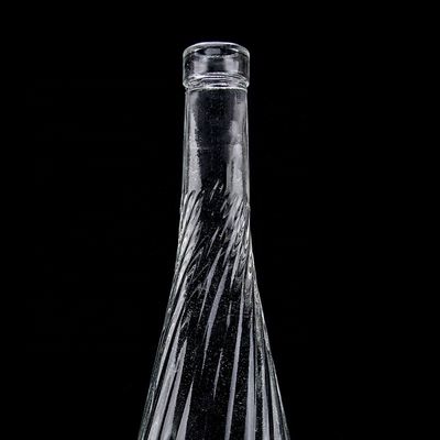 Material del cuerpo de vidrio 500ml 700ml Botella de vino de whisky con diseño único de fondo elevado