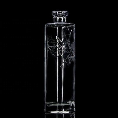 Botella de vidrio triangular de 750 ml redonda y de lujo con logotipo de corcho