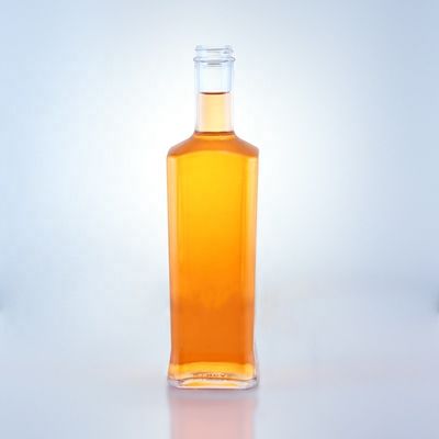 Botella de ginebra redonda de 750 ml de cristal de sílex con acabado superior de tornillo y diseño libre