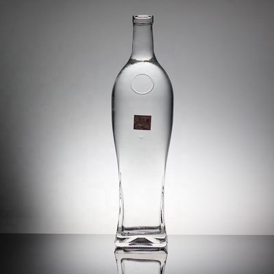 Botella de vidrio de vodka en forma de mujer con decal y variedad de opciones de capacidad