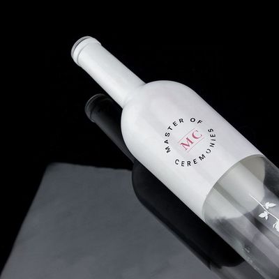 Botella personalizada 750 ml pintura en aerosol blanco whisky vodka botella de vidrio vacía con corcho