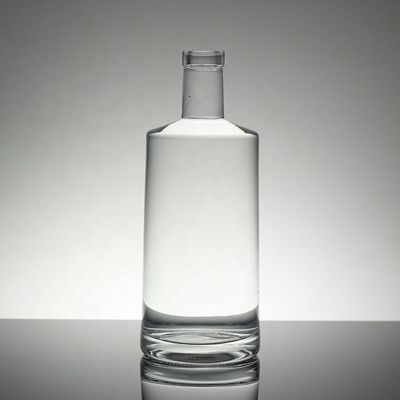 Botellas redondas de vidrio de vodka de cristal de 750 ml con cuello de vidrio