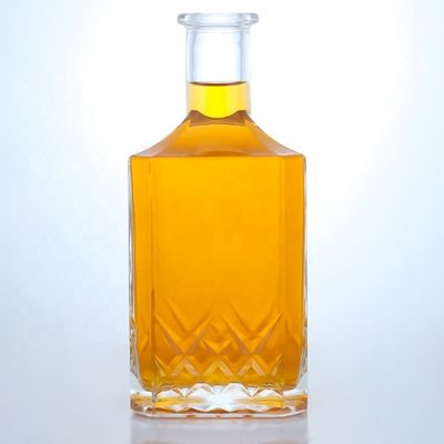 375 ml 500 ml 700 ml 750 ml 1000 ml Gin de licor de Oslo Botella de whisky de vidrio de vodka con tapa de corcho