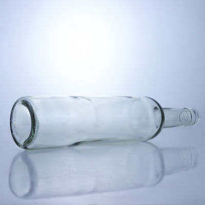 Botellas de licor de vidrio de 600 ml 750 ml 1000 ml de forma redonda con cuello largo vacío para ginebra y ron con brandy