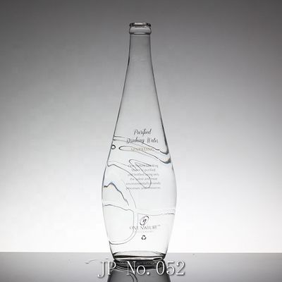 Botella de vidrio transparente para bebidas de cuello largo, alta y delgada, con alcohol blanco y vino de frutas