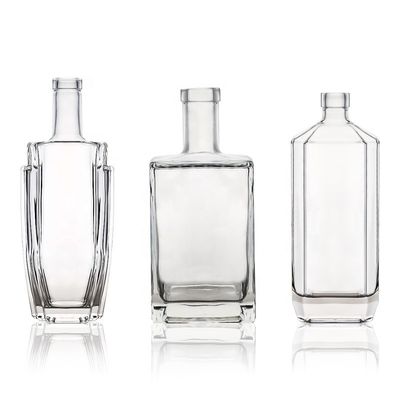 Logotipo del cliente aceptable Vidrio cuadrado Super Flint 500ml 700ml 750ml Botella para Gin
