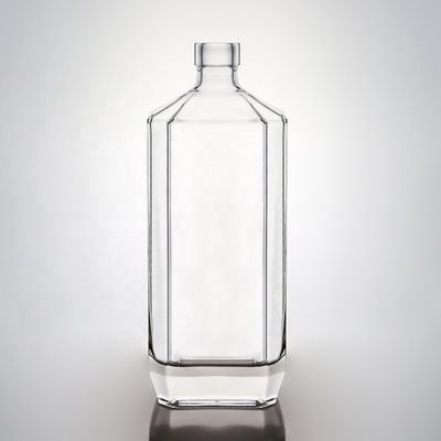Logotipo del cliente aceptable Vidrio cuadrado Super Flint 500ml 700ml 750ml Botella para Gin