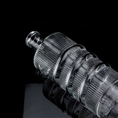 Logotipo personalizado Botella de vidrio de dibujo de serpiente emosa de 750 ml para cilindro de vodka