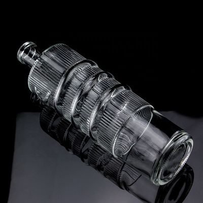 Logotipo personalizado Botella de vidrio de dibujo de serpiente emosa de 750 ml para cilindro de vodka