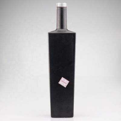 750 ml de vidrio negro brillante Vodka Botellas pintadas Impresión en pantalla Cerradura de ginebra Botella de licor
