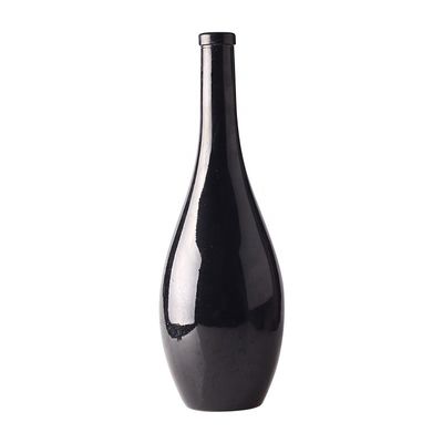 Botella negra vacía de 750 ml con boca de corcho y botella de vidrio de aerosol para la promoción del vodka