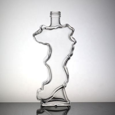 Botella de vidrio en forma de corazón hecha a medida con tapa de corona y tapa de diseño único