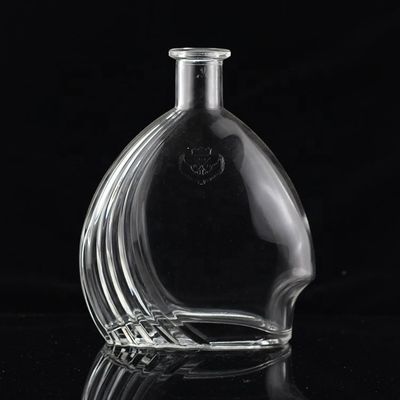 Botella de vidrio industrial de 700 ml para la industria de bebidas en forma de pulgar