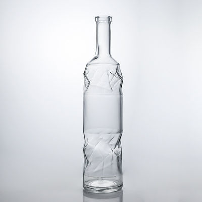 Manejo de la superficie Decal de forma personalizada Botella de licor de vidrio en relieve para whisky Gin Rum