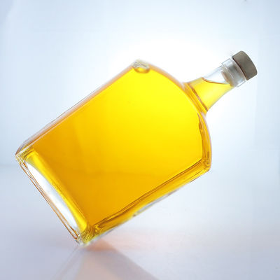 Botella de vidrio de forma plana para whisky, vodka, tequila, ginebra y ron hecha de vidrio