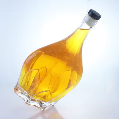 Botella de alcohol con tapa de tornillo de diseño grabado en vidrio de sílex para whisky vodka tequila gin ron