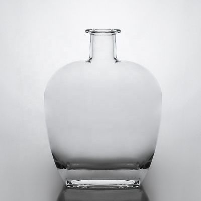 Botella de vidrio plana de 750 ml con corcho para vodka whisky ginebra bebida industrial