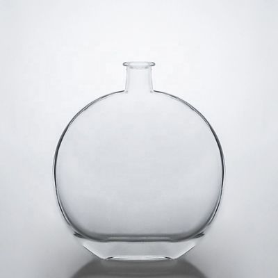 Botella de vidrio plana de 750 ml con corcho para vodka whisky ginebra bebida industrial