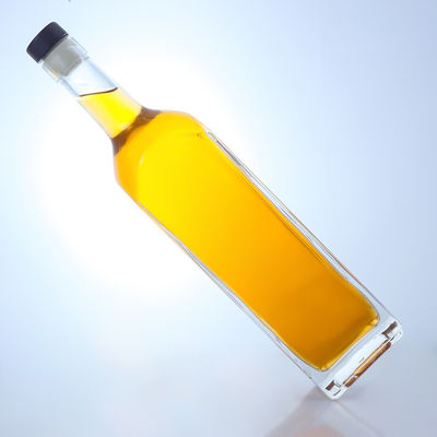 Botella de vidrio de sílex de forma cuadrada en color claro para vodka whisky tequila gin