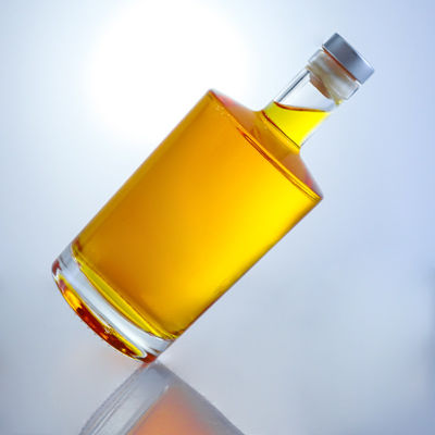 Botella de licor de vidrio de Super Flint de forma popular para vodka whisky ron tequila gin hecho
