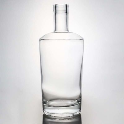 Logotipo personalizado claro 750 ml Extra Flint Botella de vidrio cuadrada para bebidas alcohólicas Gin Vodka Whiskey