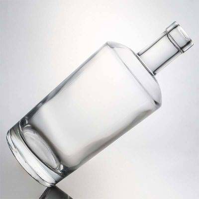 Logotipo personalizado claro 750 ml Extra Flint Botella de vidrio cuadrada para bebidas alcohólicas Gin Vodka Whiskey