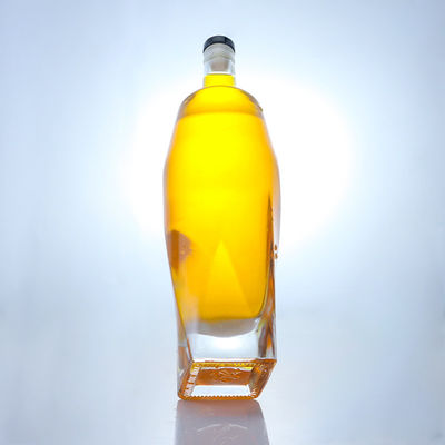 Material del cuerpo Vidrio Forma cuadrada Ron Vodka Whisky Tequila Botella de ginebra con corcho hecho