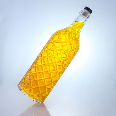 Cuello de vidrio Super Flint Ron en relieve Vodka Whisky Tequila Botella de ginebra con corcho hecho