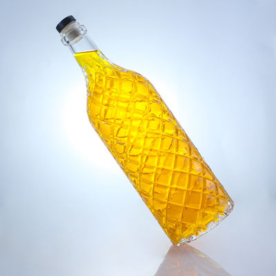 Cuello de vidrio Super Flint Ron en relieve Vodka Whisky Tequila Botella de ginebra con corcho hecho