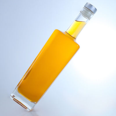 Botella de vidrio de 750 ml para brandy, vodka, whisky y corcho en forma cuadrada