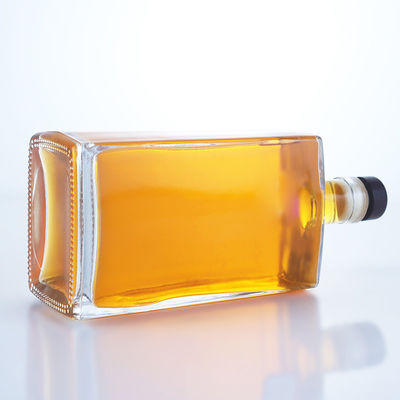 Botella de vidrio de 750 ml para Gin Rum Brandy Forma personalizada y material de base del tapón de corcho Vidrio