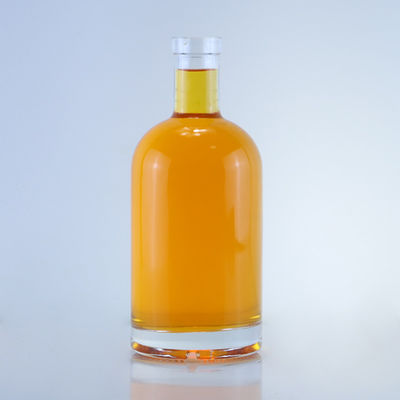 Logotipo personalizado y tapa botella de licor de vidrio de 750 ml para ron ginebra vodka tapa de corcho personalizada